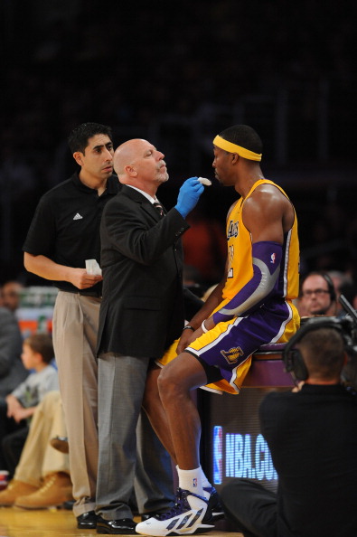 百步穿杨！哈利伯顿首节4记三分贡献12分 另有1断1帽