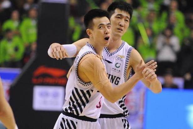 ＂意大利杯科内利亚诺遭遇挑战 朱婷只打两局15扣仅4中贡献5分