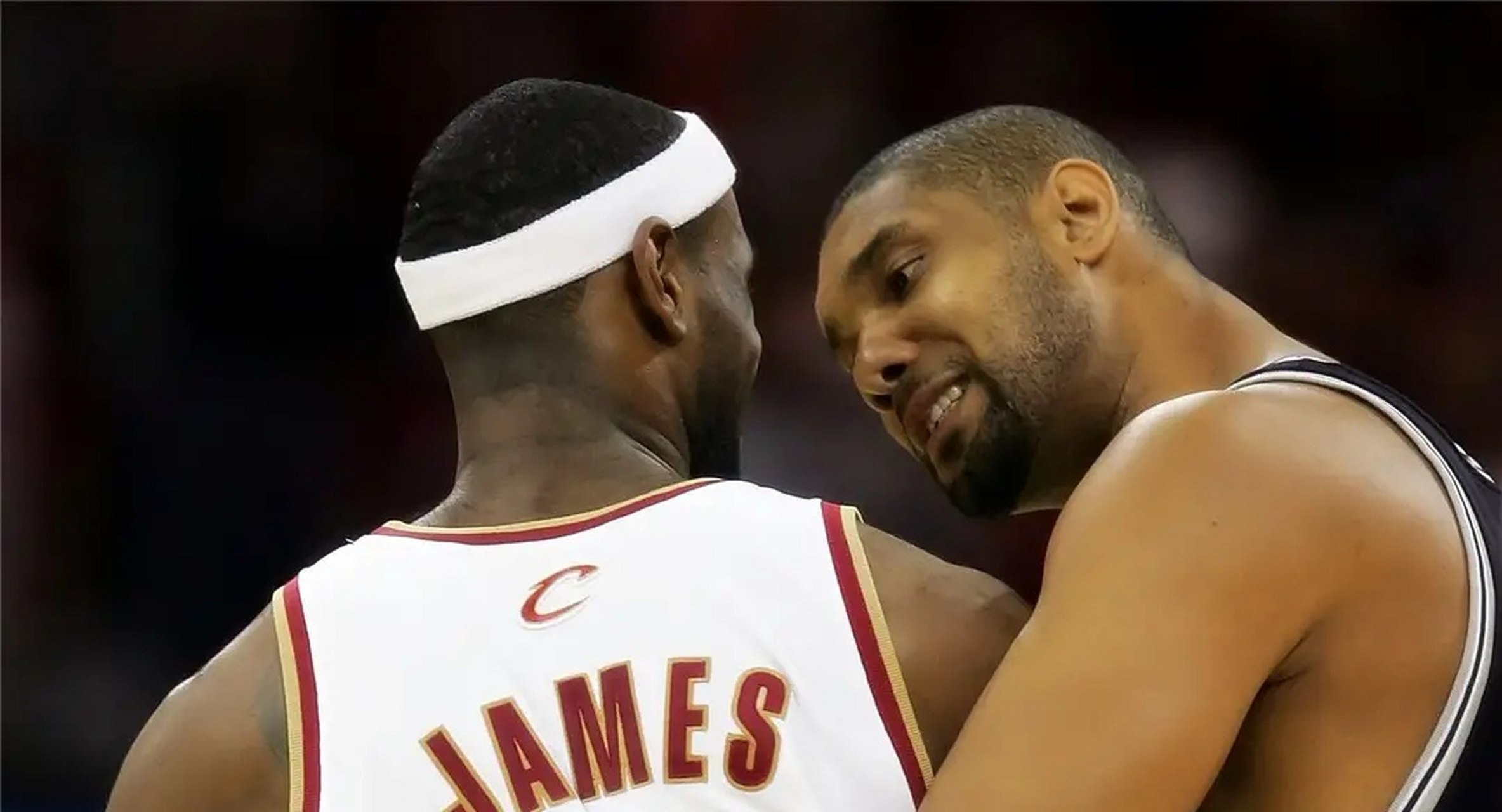 快船拿下黄蜂，近12战10胜超猛！伦纳德轰下35分，哈登总得分升至历史第9