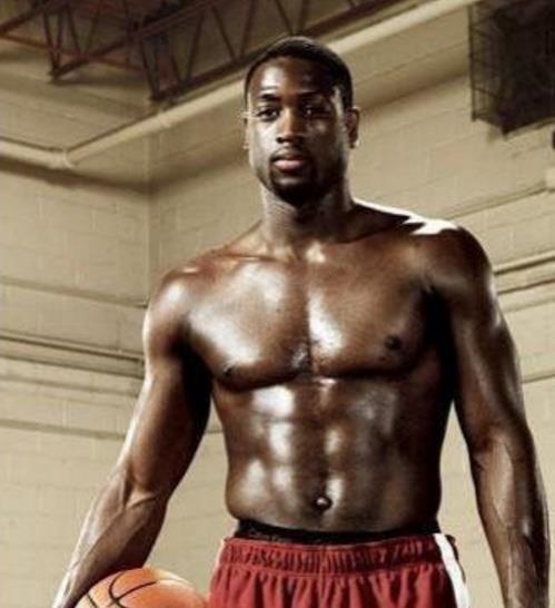 莱万：现在最好不要谈论亚马尔；合同的事我不着急