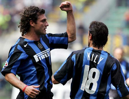 欧冠｜左右脚都碰到球 他的点球被取消