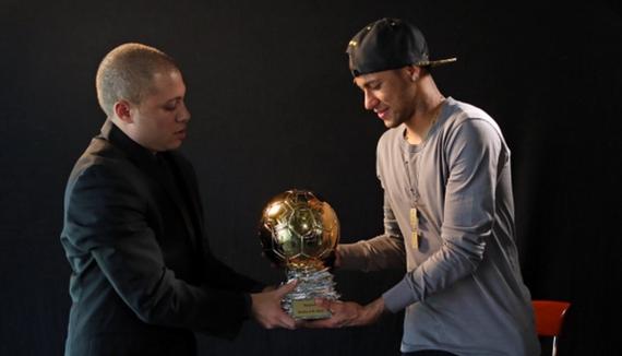 太拼了，奥萨苏纳后卫历经17.5个小时行程抵达巴塞罗那