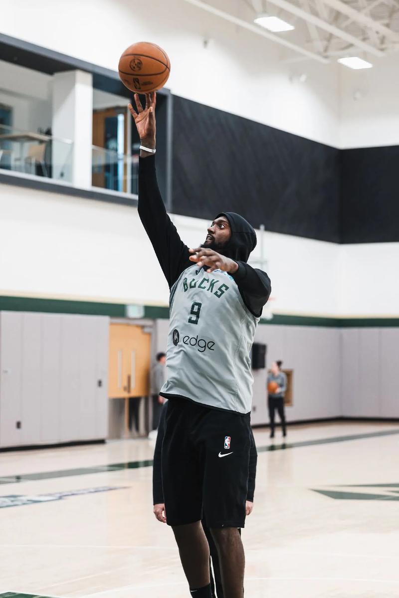 拉比奥出战的4场意甲米兰不败仅丢1球，缺阵7场仅3胜且丢8球