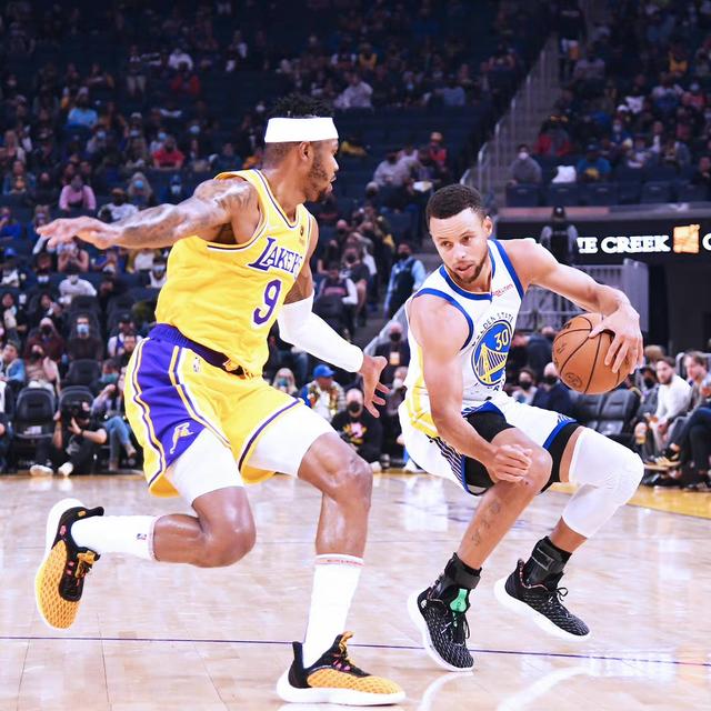 全英羽球超级1000赛｜ 2比1力克印尼女单 陈雨菲晋级8强